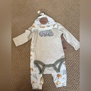 Chickpea 3 piece elephant mommy and me set